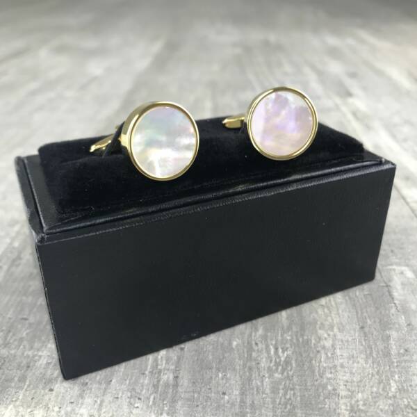 Boutons de manchette ronds nacre et or