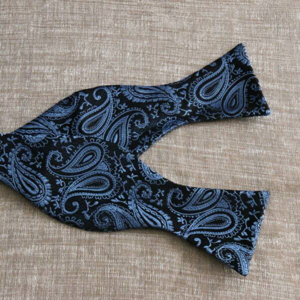 Nœud papillon à nouer ajustable Paisley bleu et noir