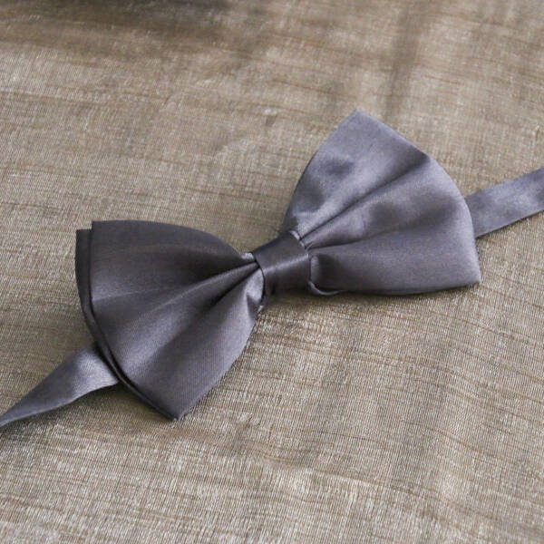 Nœud papillon pourpre satin