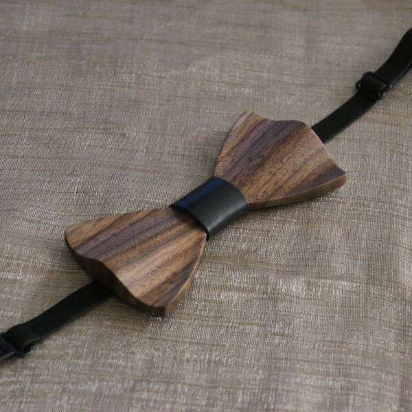 Nœud papillon en bois classique