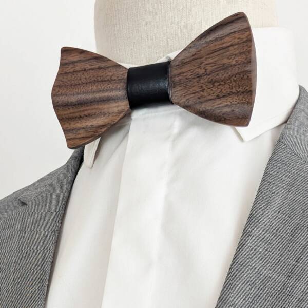 Nœud papillon en bois classique