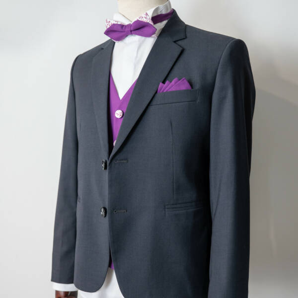 Costume gris foncé