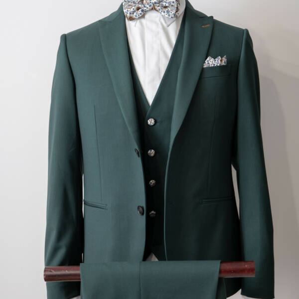 costume vert bouteille cérémonie