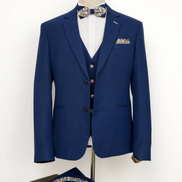 costume bleu foncé texturé