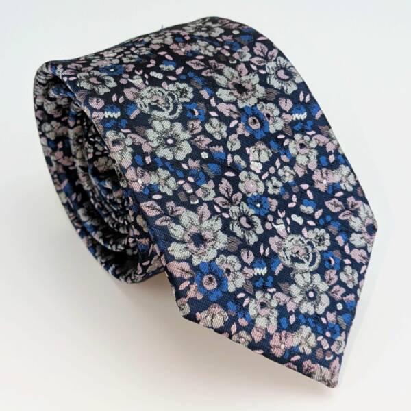 Cravate Bleu et Fleurs Champêtres